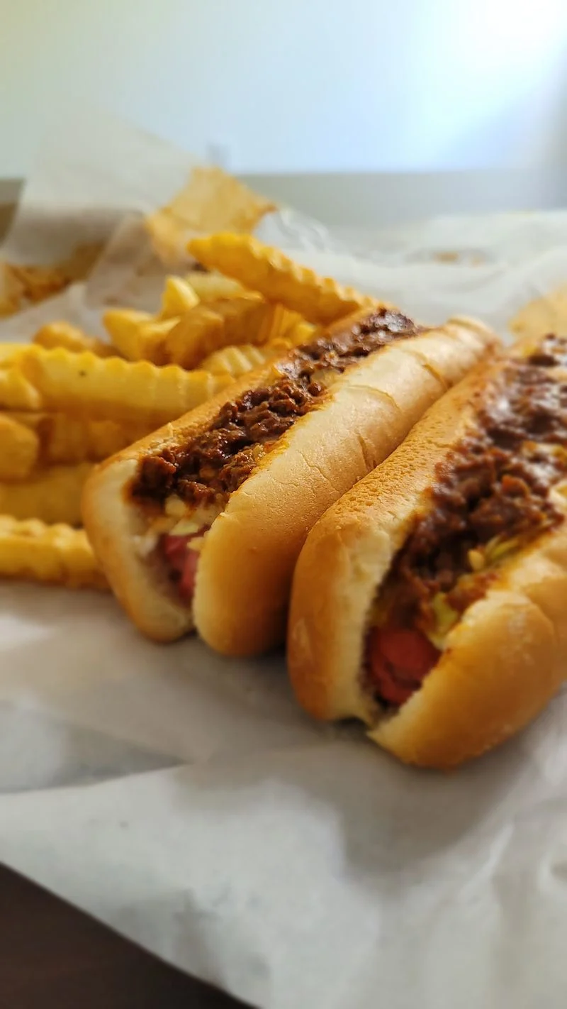 Breakfast at Big T&rsquo;s and Local Caf&eacute;s