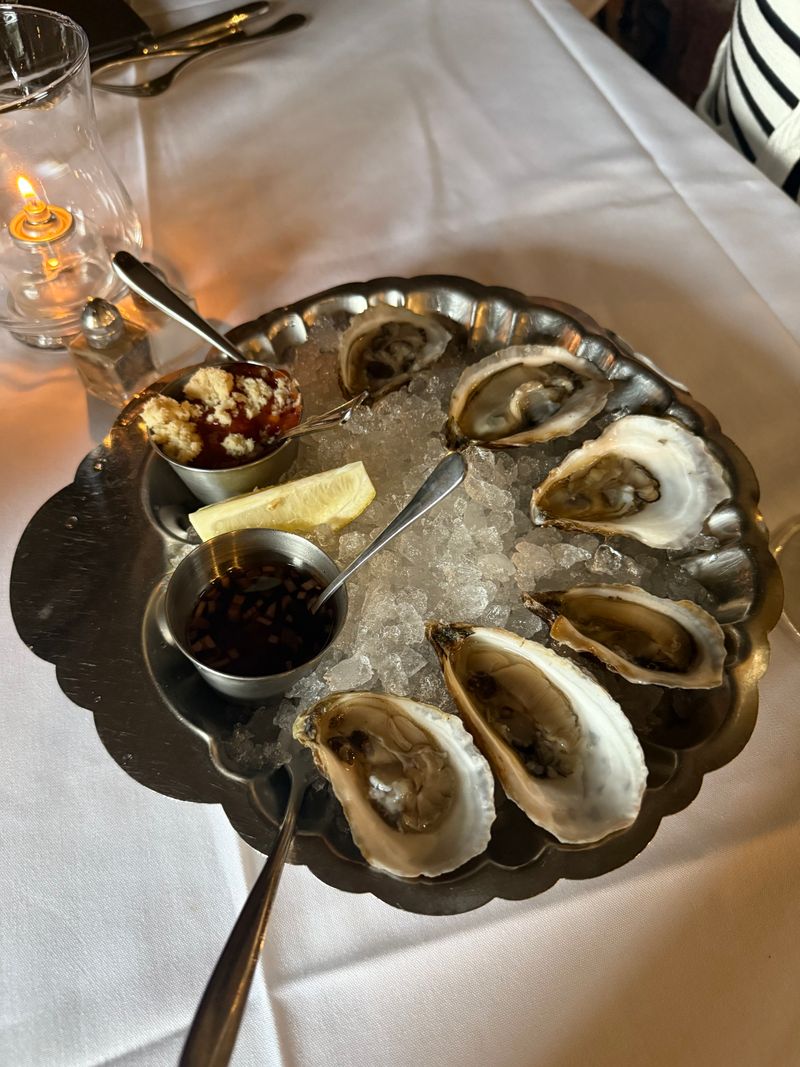 The White Horse Tavern, Newport