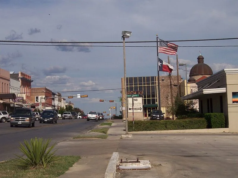 Warm December Climate: Sunshine That Shapes the Lifestyle