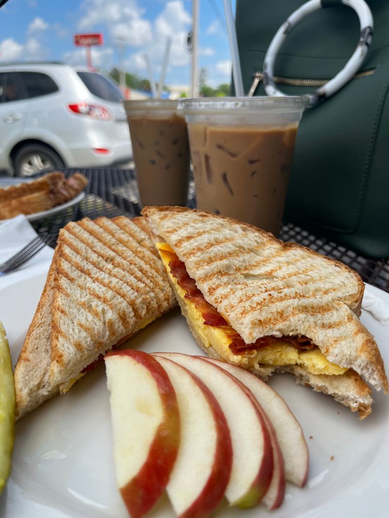 The Grind Coffee & Nosh &mdash; Biloxi, MS