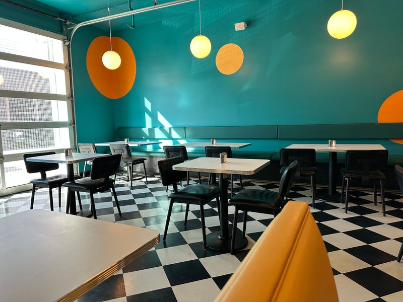 Full Circle (Manhattan, Kansas)