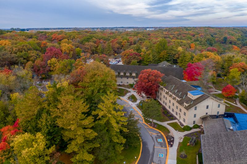 Starved Rock Lodge – Utica