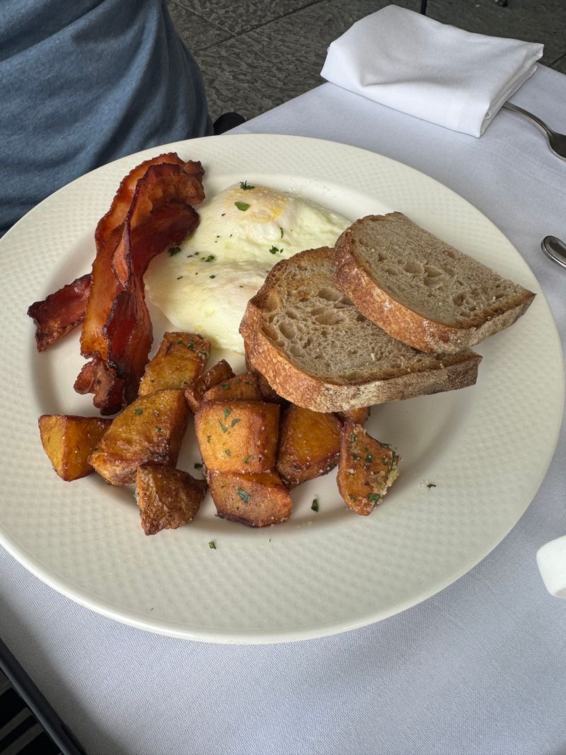 The Inn at Shelburne Farms / Farm-to-Table Dining