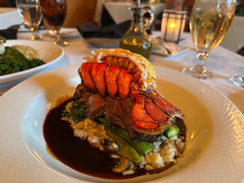 Collage Restaurant