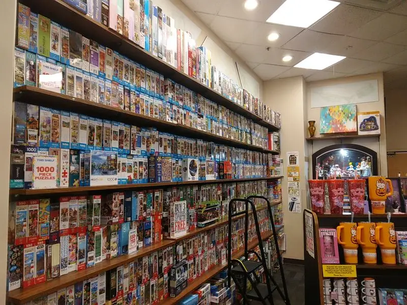 When to Go: Hours, Flow, and Peak Times