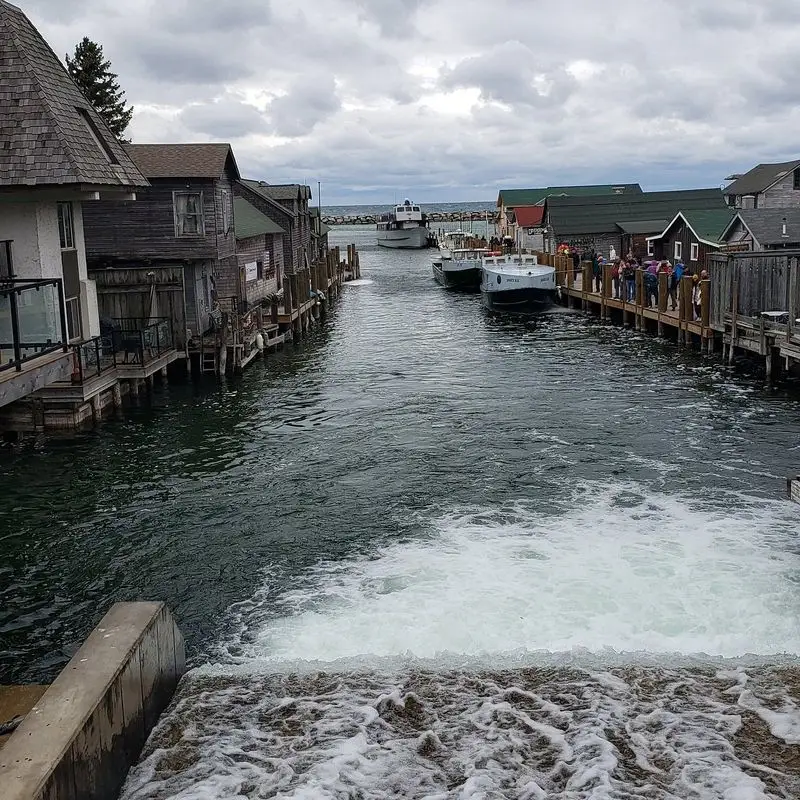 Carlson’s of Fishtown