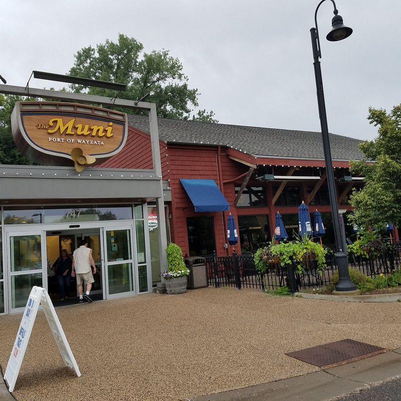 Wayzata Bar and Grill