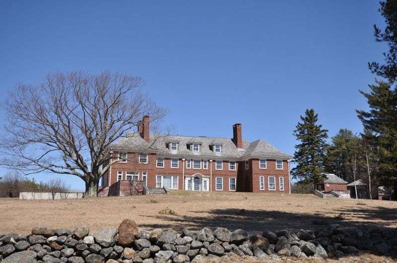 Harrisville Historic District Stroll