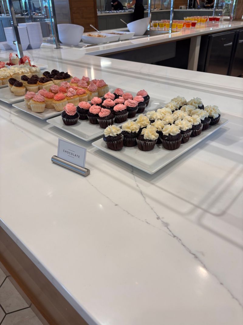 Hershey Farm Restaurant &mdash; Strasburg