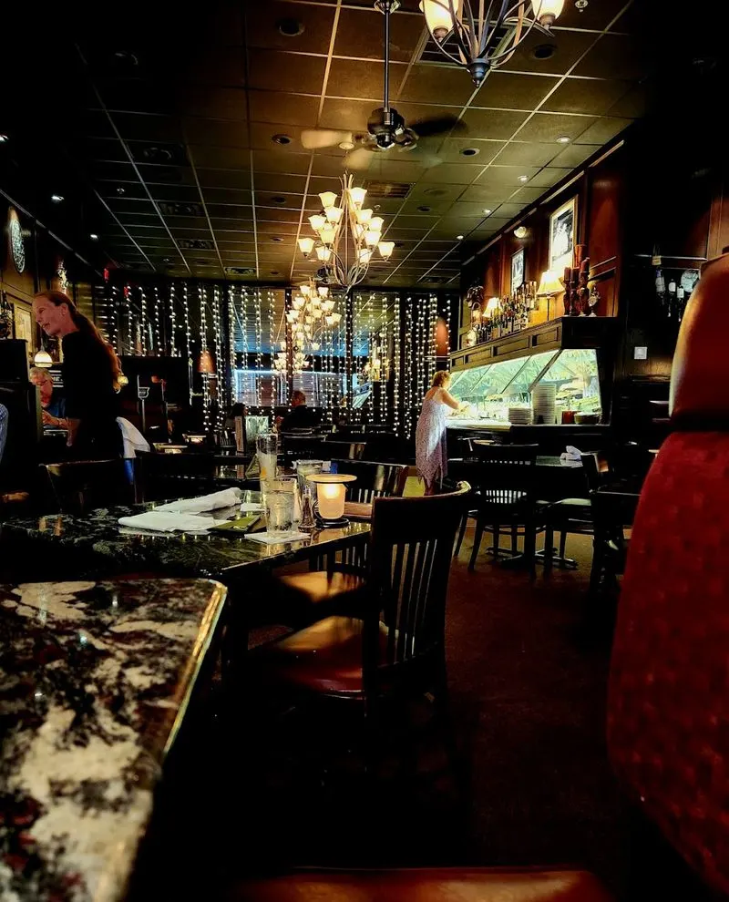 Dark Wood, Low Lights, Classic Vibe