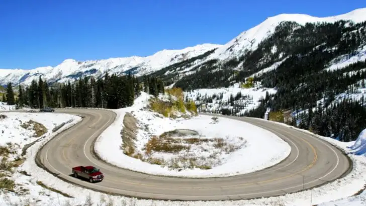 The Snowy Mountain Roads in Colorado That Draw Steady Weekend Crowds
