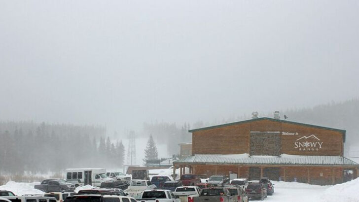 The Snowy Mountain Stretches in Wyoming That Remain Popular Despite the Weather