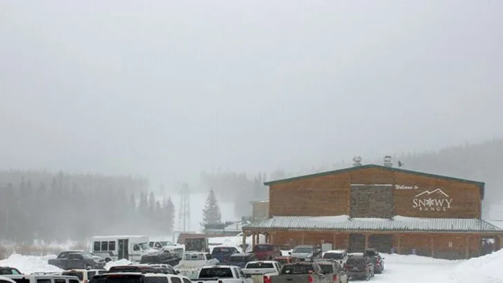 The Snowy Mountain Stretches in Wyoming That Remain Popular Despite the Weather