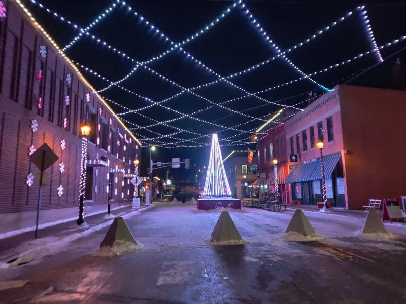 Historic Inns Dressed in Holiday Charm