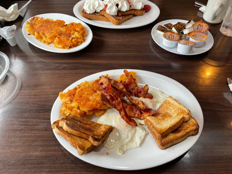 Pop’s Family Restaurant, Milford