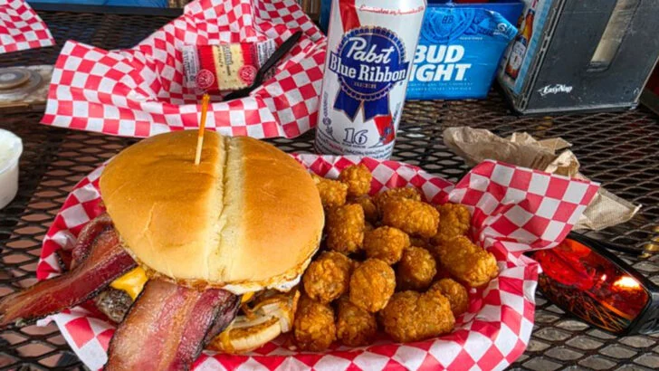 The cheeseburger at this South Dakota restaurant has turned a small town into a destination