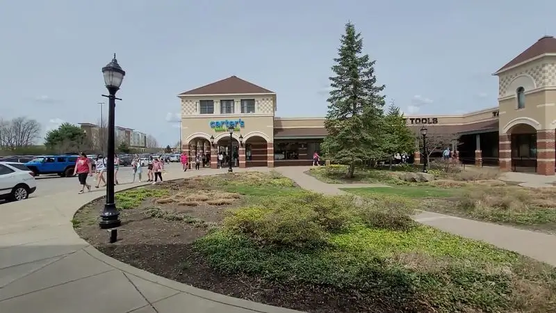 Why Grove City Premium Outlets keeps you longer than planned