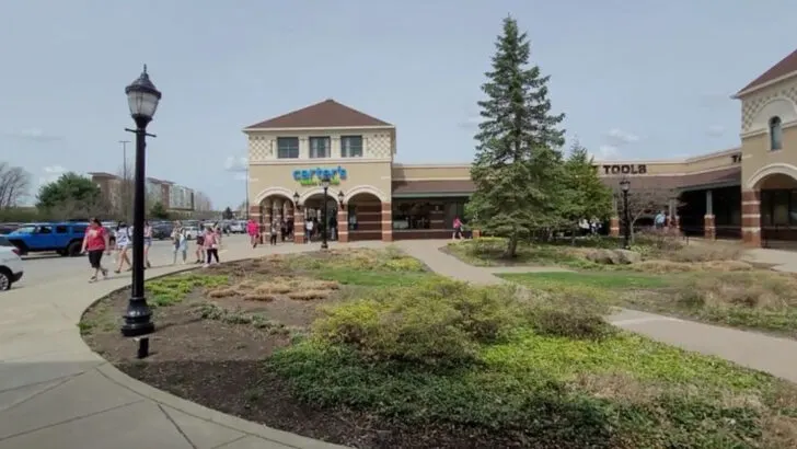 The enormous outlet mall in Pennsylvania where one stop turns into hours
