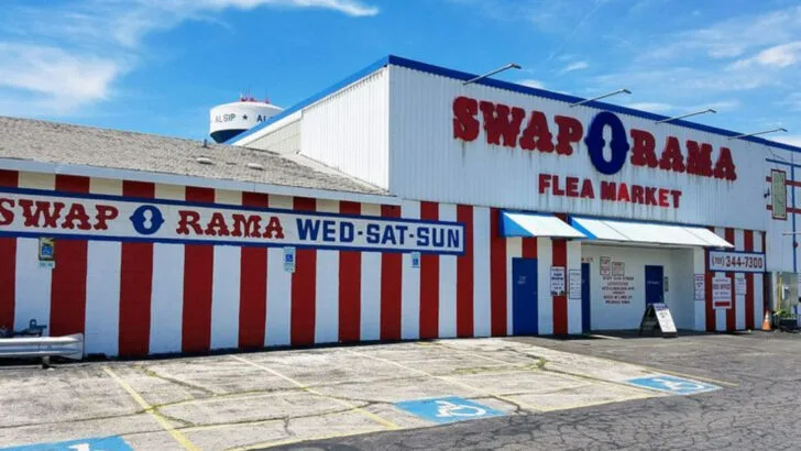 The flea market in Illinois so large people plan their whole day around it