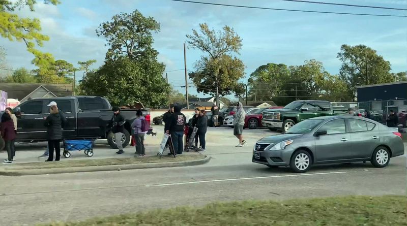 First Bite, Long Line: Why Houston Waits Here