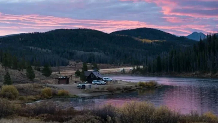 This Low-Key State Park in Colorado Remains Surprisingly Quiet Outside of Peak Weekends