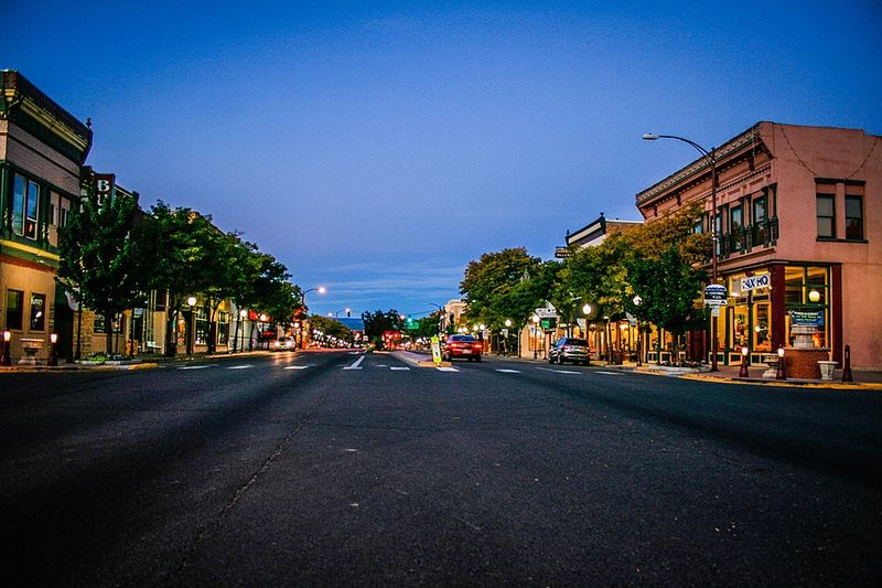 Downtown Main Street Stroll