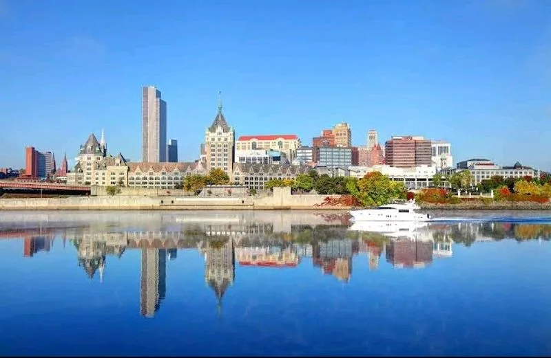 Introduction to Albany and the Hudson River setting