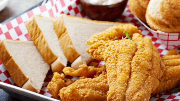 This small-town Kentucky restaurant serves fried chicken families swear hasn&rsquo;t changed
