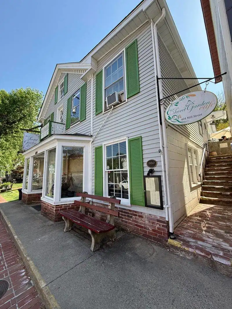 The Secret Garden Cafe - Occoquan Historic District