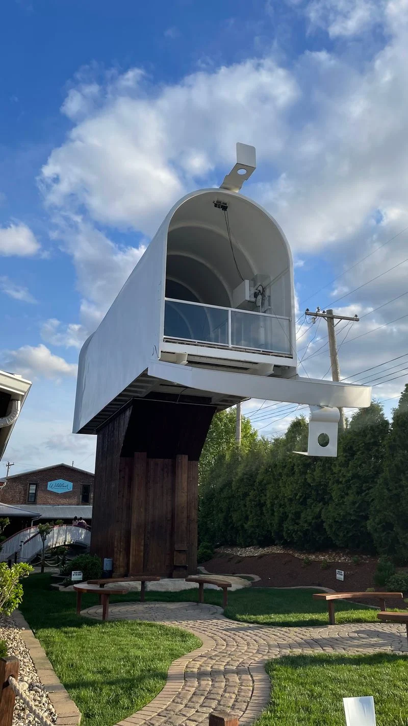 World's Largest Mailbox - Casey
