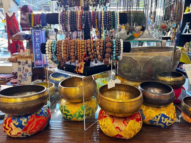 Thrifts & Treasures, Roanoke