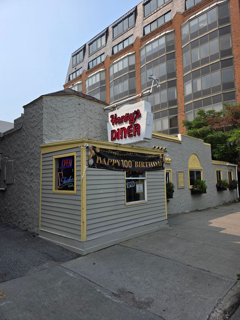 Vermont &ndash; Henry&rsquo;s Diner (Burlington)