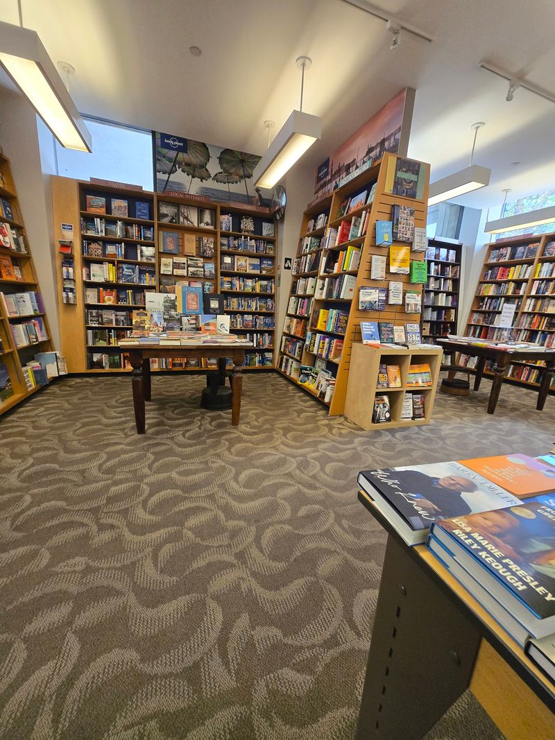 Books Inc., San Francisco (Marina location)