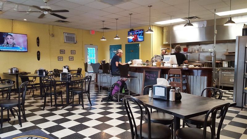 Damascus Diner — Damascus