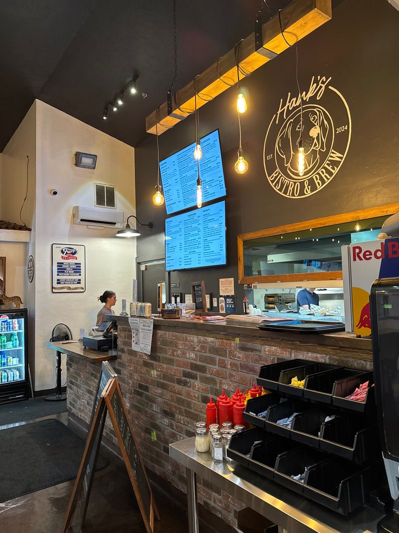 Hank’s Bistro & Brew — Eden