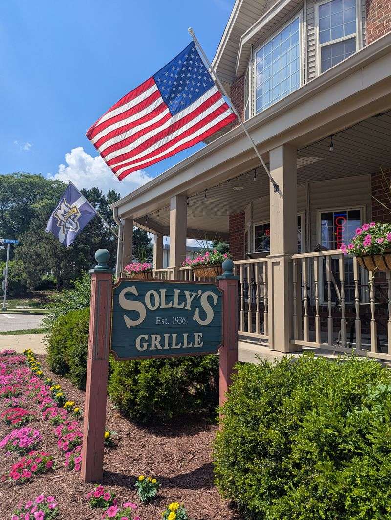 Wisconsin — Solly’s Grille (Glendale)