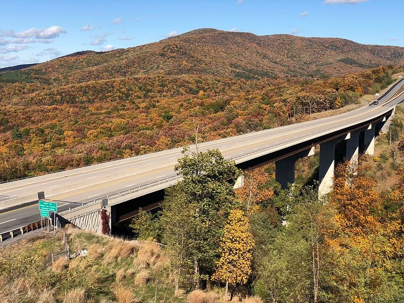 Clifford Hollow  - Hardy County