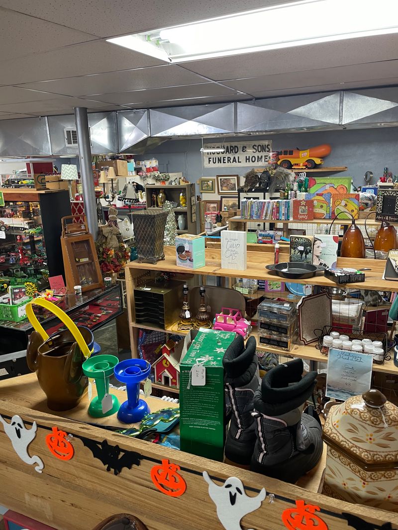 Front street Fleamarket &mdash; Piggott