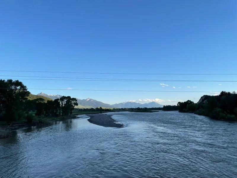 Yellowstone River Drive - Paradise Valley