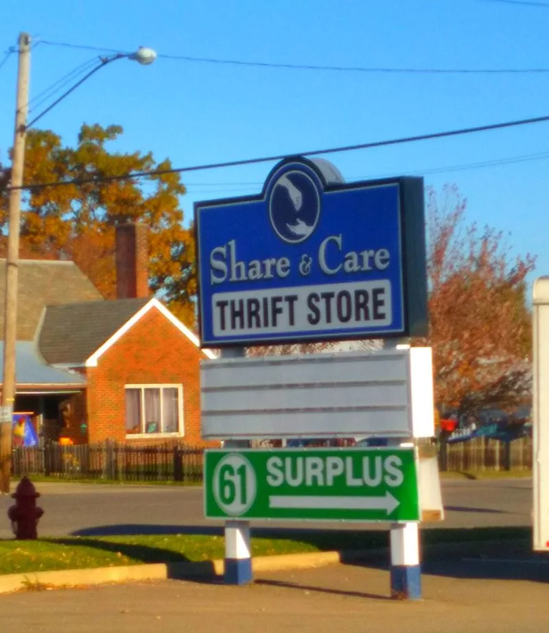 Location, hours, and the best times to browse