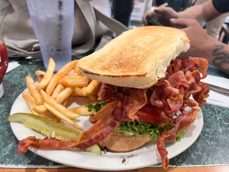 What To Order With The Giant BLT