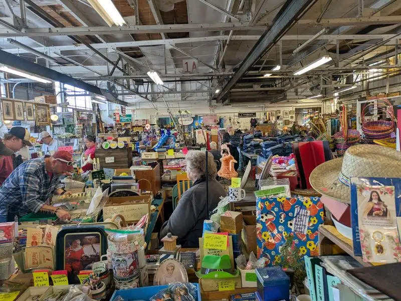 Fensty’s Flea Market, Gap