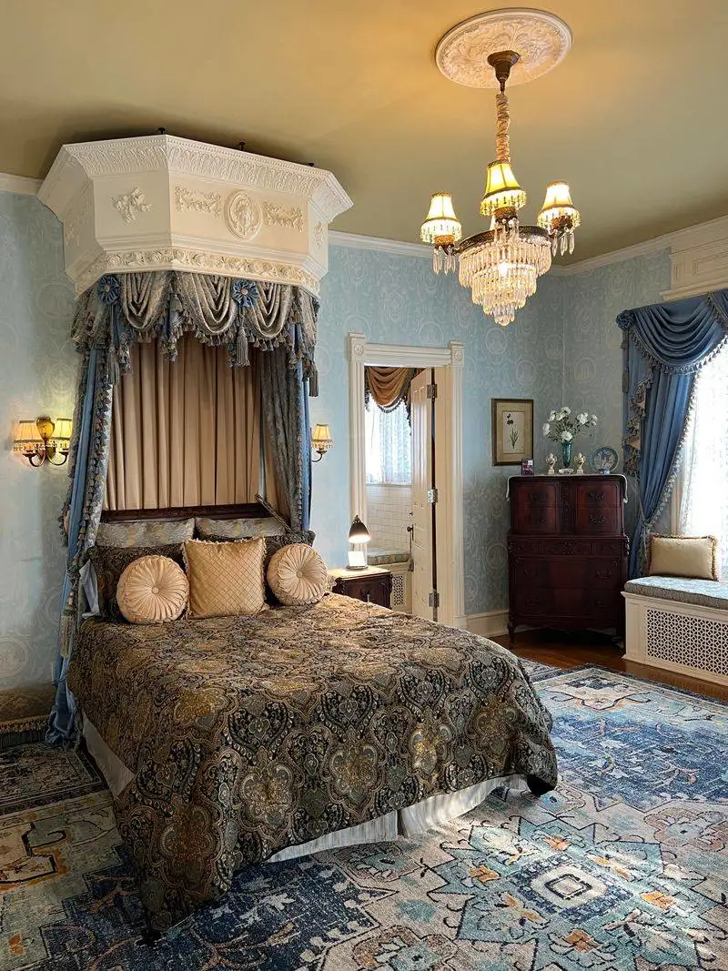 Alexander Mansion Historic B&B