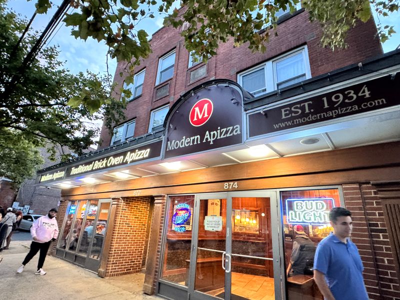 Modern Apizza &mdash; 1934 (New Haven, CT)