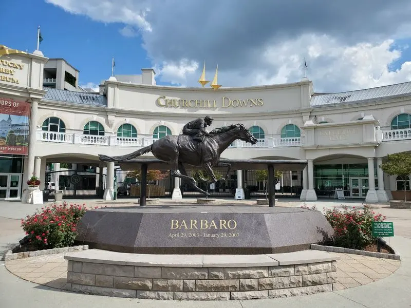Churchill Downs (Louisville, KY)