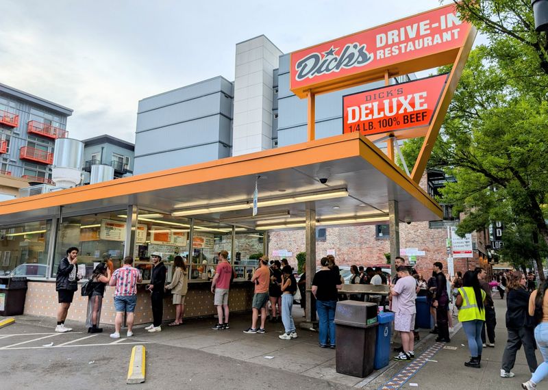 Dick&rsquo;s Drive-In &ndash; Seattle, WA