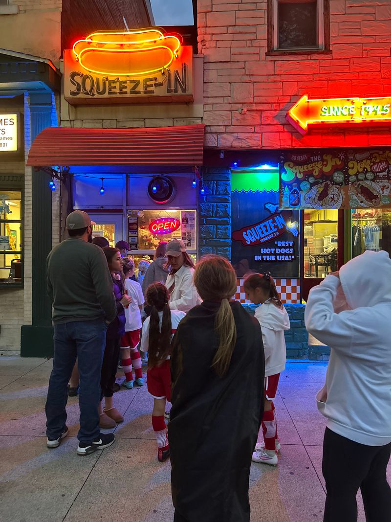 The Squeeze-In (Sunbury)