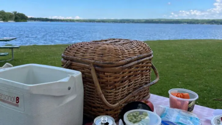 A New York town by the water that still carries a classic vacation mood