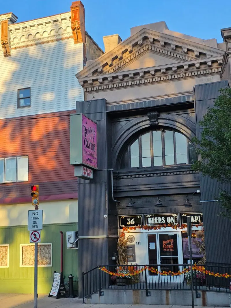 The Setting: Old Bank, New Legend