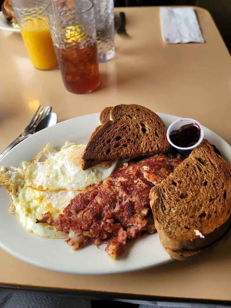 Know before you go: hours, price, and vibe